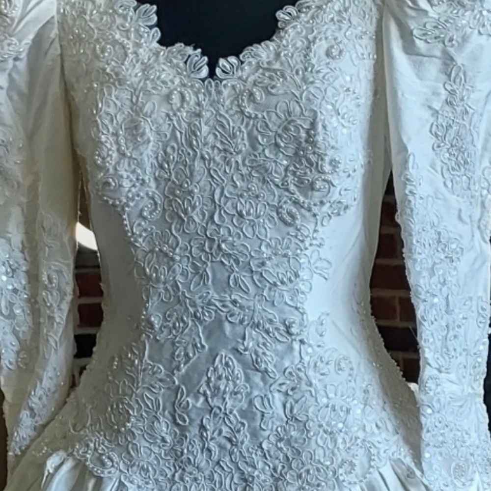 Vintage Michele Vincent Dupioni Silk Wedding Gown with Pearls and Lace - Picture 3 of 16